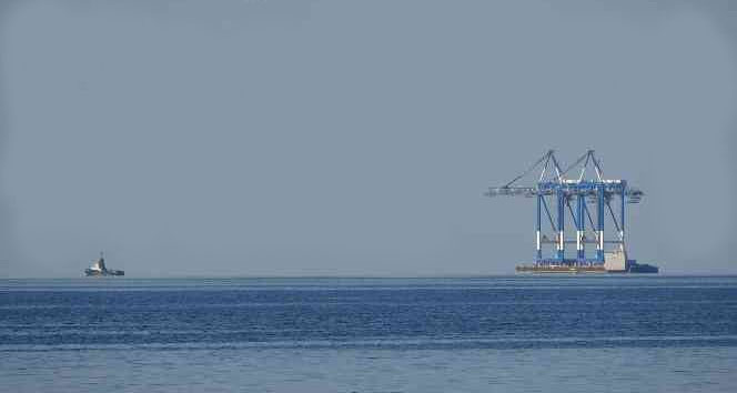 2 GRUES GÉANTES À CONTENEURS SONT PARTIS DE TRABZONPORT